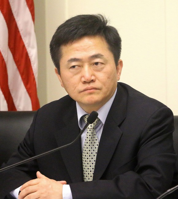 Charles Lee, MD, director, public awareness, World Organization to Investigate the Persecution of Falun Gong, speaks at a forum, May 26, on Capitol Hill, on new evidence of forced organ harvesting on nonconsenting donors. (Gary Feuerberg/ Epoch Times) 
